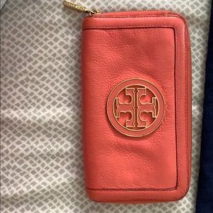 Tory Burch Amanda Wallet..